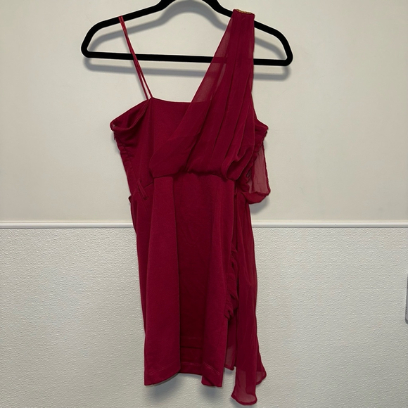 Women's Lulumari Burgundy formal party off the shoulder Dress Size S gold sequin - Picture 5 of 12